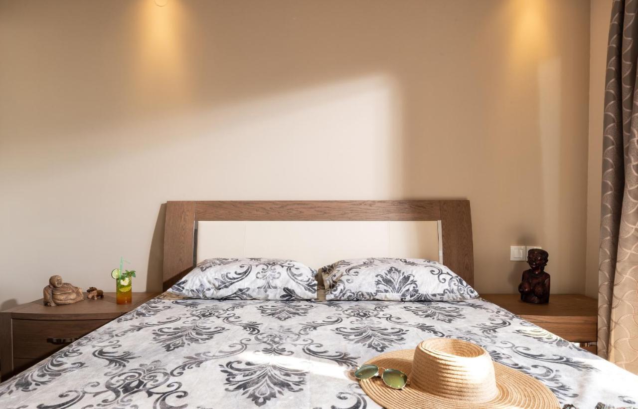Sunset Studios - Suites With Seaview & Back Side Apartements Toroni Bagian luar foto