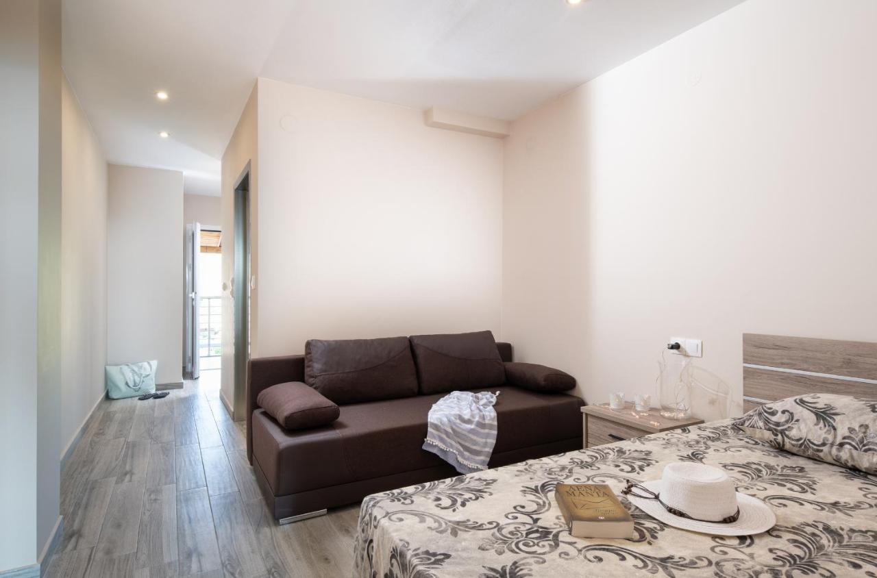 Sunset Studios - Suites With Seaview & Back Side Apartements Toroni Bagian luar foto