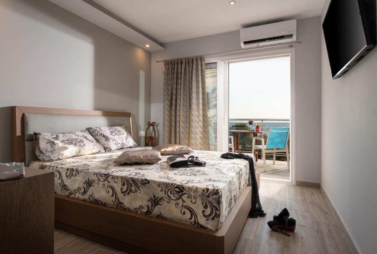 Sunset Studios - Suites With Seaview & Back Side Apartements Toroni Bagian luar foto