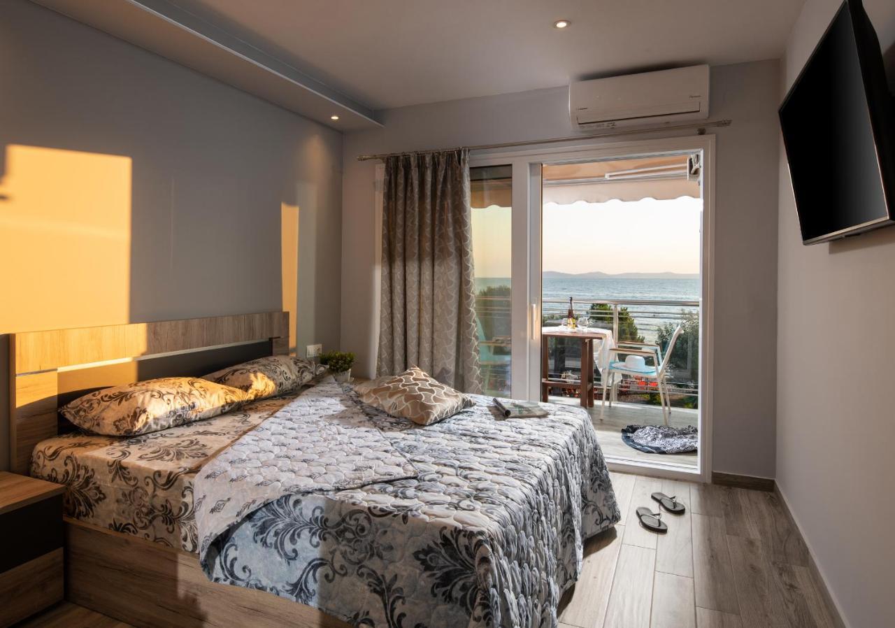 Sunset Studios - Suites With Seaview & Back Side Apartements Toroni Bagian luar foto