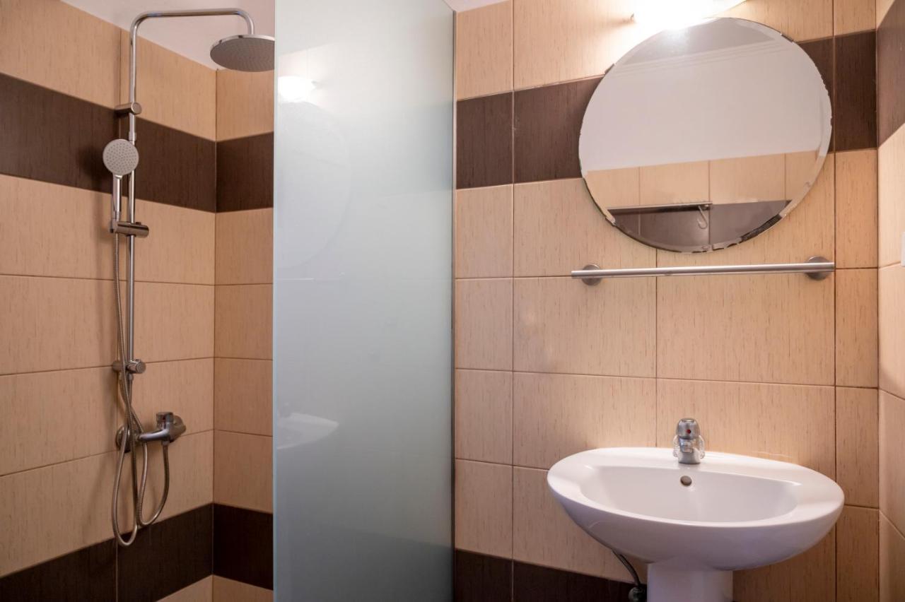 Sunset Studios - Suites With Seaview & Back Side Apartements Toroni Bagian luar foto
