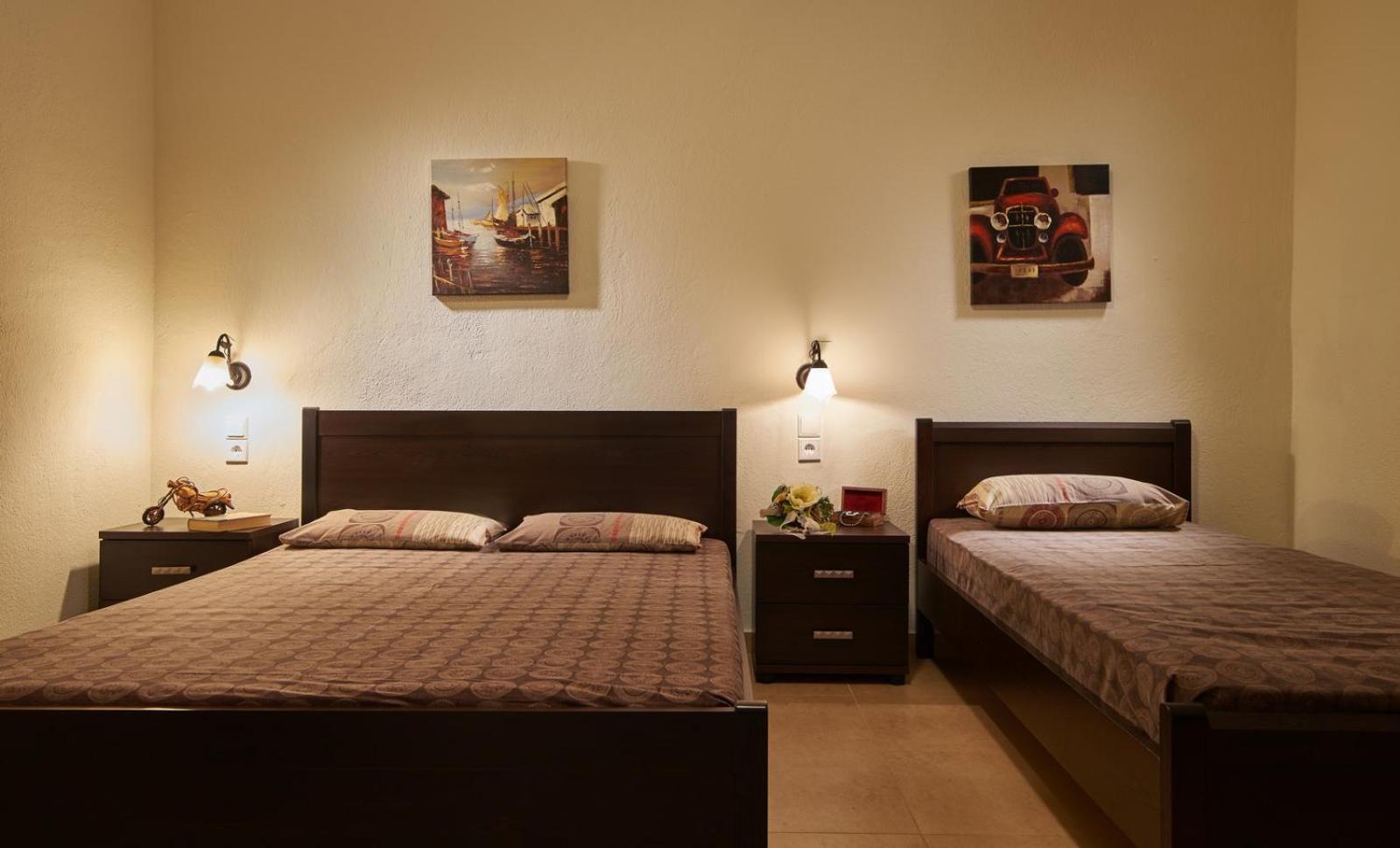 Sunset Studios - Suites With Seaview & Back Side Apartements Toroni Bagian luar foto
